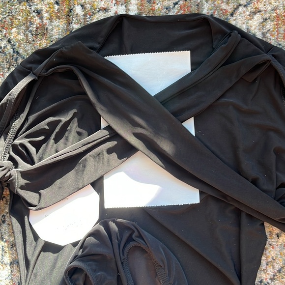 NWT (in black) sexy bodysuit - long sleeve open back - Picture 7 of 17